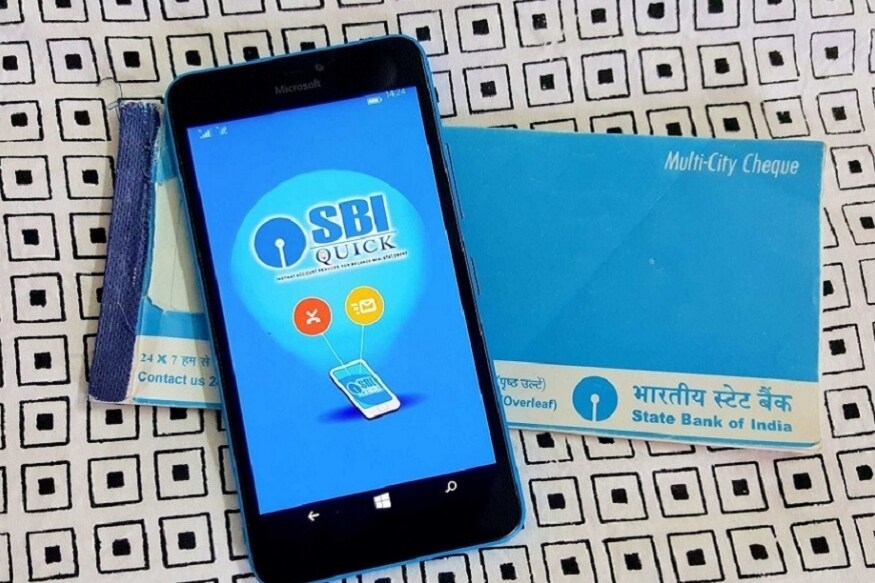 बँकेने दिलेल्या माहितीनुसार, १ डिसेंबरपासून कोणताही ग्राहक इंटरनेट बँकिंगमार्फत पैशांची लेन- देन करू शकत नाही. म्हणजे तुमची ऑनलाइन बँकिंग अकाऊंट बंद होणार. आरबीआयने घोषित केलेल्या नियमांनंतर एसबीआयने हे पाऊल उचलले आहे. बँकेने दिलेल्या माहितीनुसार, १ डिसेंबरपासून कोणताही ग्राहक इंटरनेट बँकिंगमार्फत पैशांची लेन- देन करू शकत नाही. म्हणजे तुमची ऑनलाइन बँकिंग अकाऊंट बंद होणार. आरबीआयने घोषित केलेल्या नियमांनंतर एसबीआयने हे पाऊल उचलले आहे.