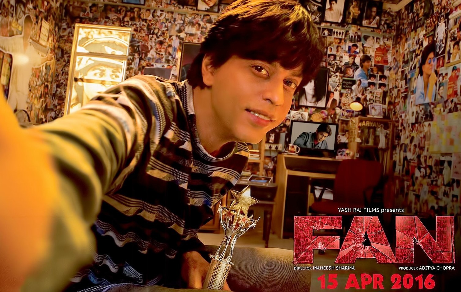 'फॅन' चित्रपटाचं प्रोमोशन शाहरुखने 2015 सालच्या सर्व अॅवॉर्डमधून सुरू केलं होतं. 15 एप्रिल 2016 रोजी फॅन रिलीज झाली आणि शाहरुखच्या फॅन्लना दुख: झालं. सिनेमानं चार आठवड्यामध्ये एकूण 188 कोटीच कमवले होते. 'फॅन' चित्रपटाचं प्रोमोशन शाहरुखने 2015 सालच्या सर्व अॅवॉर्डमधून सुरू केलं होतं. 15 एप्रिल 2016 रोजी फॅन रिलीज झाली आणि शाहरुखच्या फॅन्लना दुख: झालं. सिनेमानं चार आठवड्यामध्ये एकूण 188 कोटीच कमवले होते.