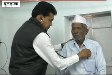 VIDEO : डॉक्टर नव्हे देवदूतच! दुष्काळग्रस्त शेतकऱ्यांवर मोफत उपचार