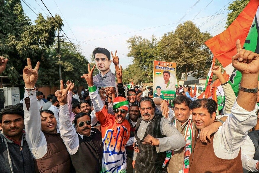 इलेक्ट्रॉनिक चिप बदलली तर सगळे निवडणूक निकाल एका फटक्यात बदलू शकतात आणि यासंदर्भात अमेरिकेतसुद्धा प्रश्न विचारले गेले आहेत. अजूनही विचारले जाताहेत. इलेक्ट्रॉनिक चिप बदलली तर सगळे निवडणूक निकाल एका फटक्यात बदलू शकतात आणि यासंदर्भात अमेरिकेतसुद्धा प्रश्न विचारले गेले आहेत. अजूनही विचारले जाताहेत.