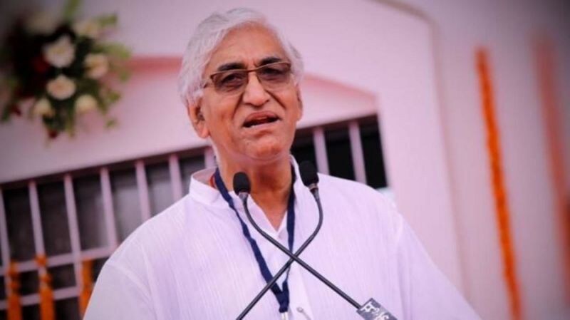 विधानसभा निवडणुकांत छत्तीसगडमध्ये काँग्रेसला भरघोस यश मिळालं आहे. या यशानंतर छत्तीसगडच्या मुख्यमंत्रिपदावर विराजमान कोण होणार याची चर्चा झाली. यात आघाडीचं नाव होतं टीएस सिंहदेव यांचं. विधानसभा निवडणुकांत छत्तीसगडमध्ये काँग्रेसला भरघोस यश मिळालं आहे. या यशानंतर छत्तीसगडच्या मुख्यमंत्रिपदावर विराजमान कोण होणार याची चर्चा झाली. यात आघाडीचं नाव होतं टीएस सिंहदेव यांचं.