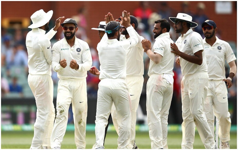 टीम इंडियाचा संघ- विराट कोहली (कर्णधार), अजिंक्य रहाणे, हनुमा विहारी, चेतेश्वर पुजारा, रोहित शर्मा, ऋषभ पंत (यष्टीरक्षक), रवींद्र जडेजा, मोहम्मद शमी, इशांत शर्मा, जसप्रीत बुमराह. टीम इंडियाचा संघ- विराट कोहली (कर्णधार), अजिंक्य रहाणे, हनुमा विहारी, चेतेश्वर पुजारा, रोहित शर्मा, ऋषभ पंत (यष्टीरक्षक), रवींद्र जडेजा, मोहम्मद शमी, इशांत शर्मा, जसप्रीत बुमराह.