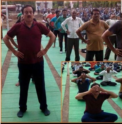 नियमित व्यायाम आणि वेळ मिळालाच तर पोहण्याचा सराव यामुळे शारिरीकदृष्ट्या तंदुरुस्त राहण्यास मदत होते, असं महाजन म्हणाले. नियमित व्यायाम आणि वेळ मिळालाच तर पोहण्याचा सराव यामुळे शारिरीकदृष्ट्या तंदुरुस्त राहण्यास मदत होते, असं महाजन म्हणाले.