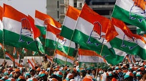 काँग्रेसमधली एकी जपून ठेवण्यामध्ये सिंहदेव यांची महत्त्वाची भूमिका आहे. सरळ स्वभावामुळे ते सगळ्यांचे लाडके नेते होते. त्यामुळेच ते काँग्रेस अध्यक्ष राहुल गांधी यांचे विश्वासू नेते होते. काँग्रेसमधली एकी जपून ठेवण्यामध्ये सिंहदेव यांची महत्त्वाची भूमिका आहे. सरळ स्वभावामुळे ते सगळ्यांचे लाडके नेते होते. त्यामुळेच ते काँग्रेस अध्यक्ष राहुल गांधी यांचे विश्वासू नेते होते.