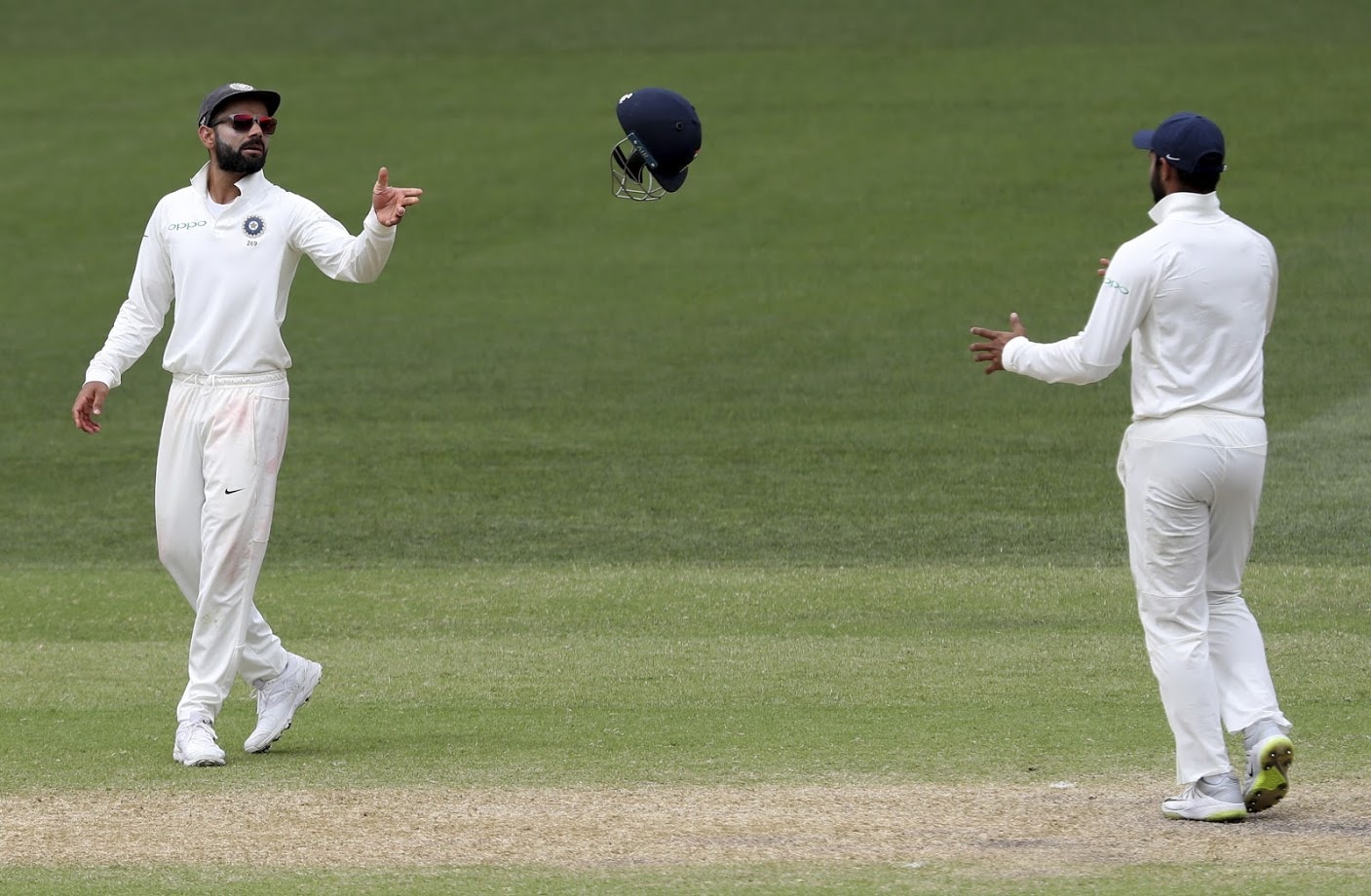 भारताने आज ऑस्ट्रेलियाला पराभूत केल्याने एक इतिहास रचला आहे. भारताने ऑस्ट्रेलियाला त्यांच्याच देशात तब्बल १० वर्षांपूर्वी धूळ चारली होती. २००८ मध्ये झालेल्या पर्थ कसोटीत भारताने विजय मिळवला होता. भारताने आज ऑस्ट्रेलियाला पराभूत केल्याने एक इतिहास रचला आहे. भारताने ऑस्ट्रेलियाला त्यांच्याच देशात तब्बल १० वर्षांपूर्वी धूळ चारली होती. २००८ मध्ये झालेल्या पर्थ कसोटीत भारताने विजय मिळवला होता.