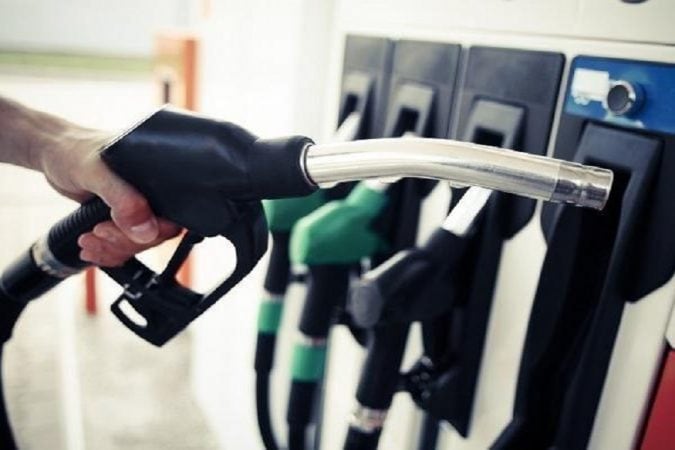 अशी आहे आॅनलाईऩ प्रक्रिया - पेट्रोल पंप डिलरशीप घेण्यासाठी तुम्हाला www.petrolpumpdealerchayan.in या वेबसाईटला भेट द्यावी लागणार आहे. अशी आहे आॅनलाईऩ प्रक्रिया - पेट्रोल पंप डिलरशीप घेण्यासाठी तुम्हाला www.petrolpumpdealerchayan.in या वेबसाईटला भेट द्यावी लागणार आहे.