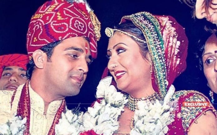 कुमकुम मालिकेत आदर्श सून बनलेली जूही परमारनं सचिन श्राॅफशी लग्न केलं होतं. 2009मध्ये दोघांचं लग्न झालं. 9 वर्षांनी दोघांनी वेगळं होण्याचा निर्णय घेतलाय. त्यांना एक मुलगीही आहे. कुमकुम मालिकेत आदर्श सून बनलेली जूही परमारनं सचिन श्राॅफशी लग्न केलं होतं. 2009मध्ये दोघांचं लग्न झालं. 9 वर्षांनी दोघांनी वेगळं होण्याचा निर्णय घेतलाय. त्यांना एक मुलगीही आहे.