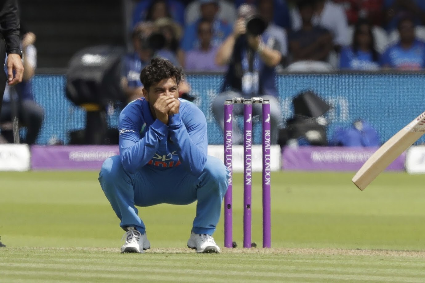 टीम इंडियाचा सर्वात यशस्वी चायनामॅन कुलदीप यादवचा आज २४ वा वाढदिवस. कुलदीपने २०१७ मध्ये आंतरराष्ट्रीय क्रिकेट जगतात पदार्पण केले होते. टीम इंडियाचा सर्वात यशस्वी चायनामॅन कुलदीप यादवचा आज २४ वा वाढदिवस. कुलदीपने २०१७ मध्ये आंतरराष्ट्रीय क्रिकेट जगतात पदार्पण केले होते.