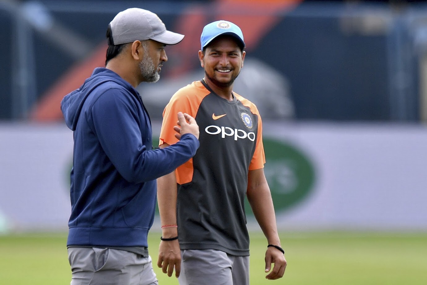 क्रिकेट सोडणार होता कुलदीप- २०१२ मध्ये आयपीएलमध्ये खेळलेल्या कुलदीपला २०१७ मध्ये टीम इंडियात जागा मिळाली. क्रिकेट सोडणार होता कुलदीप- २०१२ मध्ये आयपीएलमध्ये खेळलेल्या कुलदीपला २०१७ मध्ये टीम इंडियात जागा मिळाली.