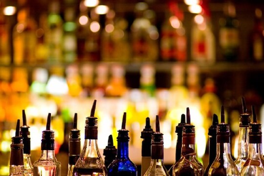 Lockdownवर उतारा, अखेर या राज्यात दारुची दुकाने सुरू होणार