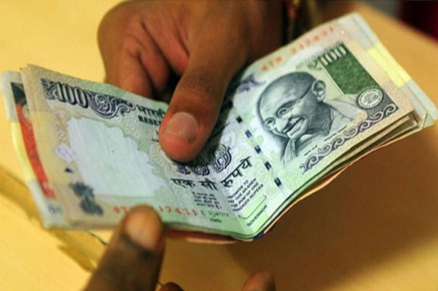 यात १७ कोटी पीओएसबीचे अकाऊंट असणाऱ्या ग्राहकांना ऑनलाइन फंड ट्रान्सफरची सुविधा मिळेल. तसेच ग्राहक ऑनलाइन देवाण- घेवाणही करु शकतात. यात १७ कोटी पीओएसबीचे अकाऊंट असणाऱ्या ग्राहकांना ऑनलाइन फंड ट्रान्सफरची सुविधा मिळेल. तसेच ग्राहक ऑनलाइन देवाण- घेवाणही करु शकतात.