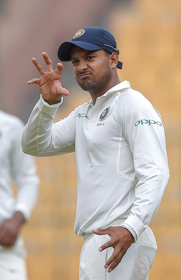 भारत आणि ऑस्ट्रेलिया सध्या कसोटी मालिकेत १ -१ सामना जिंकत बरोबरीत आहेत. तिसरा सामना ऐतिहासिक बॉक्सिंग- डे कसोटी सामना म्हणून कायम लक्षात ठेवला जाईल. भारत आणि ऑस्ट्रेलिया सध्या कसोटी मालिकेत १ -१ सामना जिंकत बरोबरीत आहेत. तिसरा सामना ऐतिहासिक बॉक्सिंग- डे कसोटी सामना म्हणून कायम लक्षात ठेवला जाईल.