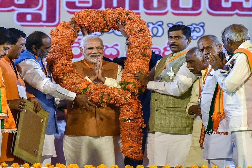 लोकसभेच्या 2014 च्या ऐतिहासिक निवडणुकांपासून पंतप्रधान नरेंद्र मोदींचा करिष्मा निर्माण झाला. एक झंझावत निर्माण झालं. यात अनेक राजकीय पक्ष गारद झाले. भाजपने या करिष्म्यावर अनेक निवडणुका जिंकत नवे विक्रम केलं. लोकसभेच्या 2014 च्या ऐतिहासिक निवडणुकांपासून पंतप्रधान नरेंद्र मोदींचा करिष्मा निर्माण झाला. एक झंझावत निर्माण झालं. यात अनेक राजकीय पक्ष गारद झाले. भाजपने या करिष्म्यावर अनेक निवडणुका जिंकत नवे विक्रम केलं.