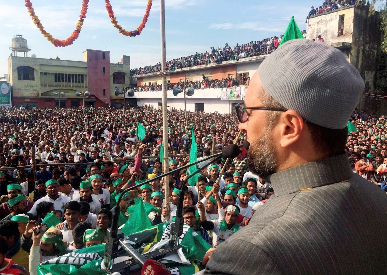 ओवेसी हे तेलंगणातले मोठे मुस्लिम नेते आहेत. ते मुसलमानांच्या प्रश्नांवर कायम आक्रमक असतात. जुन्या हैदराबादमध्ये त्यांचा प्रभाव आहे. आक्रमक भाषण आणि चिथोवणीखोर भाषा यामुळे ते कायम चर्चेत आणि वादात राहतात. पण हैदराबाद सोडल तर इतर ठिकाणी 'MIM' फारसा प्रभाव दाखवू शकला नाही. ओवेसी हे तेलंगणातले मोठे मुस्लिम नेते आहेत. ते मुसलमानांच्या प्रश्नांवर कायम आक्रमक असतात. जुन्या हैदराबादमध्ये त्यांचा प्रभाव आहे. आक्रमक भाषण आणि चिथोवणीखोर भाषा यामुळे ते कायम चर्चेत आणि वादात राहतात. पण हैदराबाद सोडल तर इतर ठिकाणी 'MIM' फारसा प्रभाव दाखवू शकला नाही.