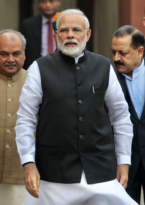 दिल्लीत सोमवारपासूनच संसदेचं हिवाळी अधिवेशन सुरू झालं. या पार्श्वभूमीवर अधिवेशनाला जाण्यापूर्वी नरेंद्र मोदी पहिल्यांदाच माध्यमांसमोर आले. दिल्लीत सोमवारपासूनच संसदेचं हिवाळी अधिवेशन सुरू झालं. या पार्श्वभूमीवर अधिवेशनाला जाण्यापूर्वी नरेंद्र मोदी पहिल्यांदाच माध्यमांसमोर आले.