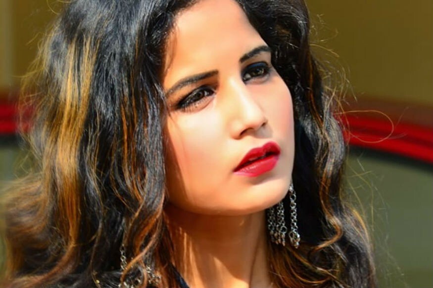 प्रिया आणि टायगरचा हा सिनेमा 2019 मध्ये प्रदर्शित होणार आहे. परंतु अजूनही या सिनेमाच्या नावाचा खुलासा करण्यात आला नाही. प्रिया आणि टायगरचा हा सिनेमा 2019 मध्ये प्रदर्शित होणार आहे. परंतु अजूनही या सिनेमाच्या नावाचा खुलासा करण्यात आला नाही.