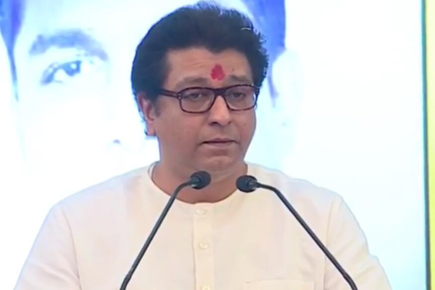 काही दिवसांपूर्वी गुजरातमधूनही उत्तरभारतीयांना काढण्यात आलं होतं पण कुणी नरेंद्र मोदींना प्रश्न विचारले नाही. काही दिवसांपूर्वी गुजरातमधूनही उत्तरभारतीयांना काढण्यात आलं होतं पण कुणी नरेंद्र मोदींना प्रश्न विचारले नाही.