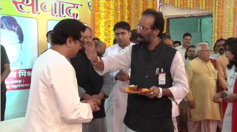 उत्तरप्रदेश आणि बिहार सरकारच्या अपयशामुळे बेरोजगार वाढला. उद्या जर उत्तरप्रदेशमध्ये उद्योग गेले तेव्हा तिथे उत्तरभारतीय तरुणांना पहिली संधी मिळाली पाहिजे उत्तरप्रदेश आणि बिहार सरकारच्या अपयशामुळे बेरोजगार वाढला. उद्या जर उत्तरप्रदेशमध्ये उद्योग गेले तेव्हा तिथे उत्तरभारतीय तरुणांना पहिली संधी मिळाली पाहिजे