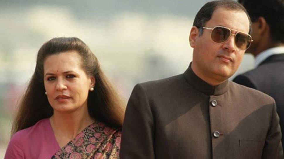 एवढ्या दूर देशातून आल्यानंतर भारतात आल्यावर दडपण होतं. पण इंदिरा गांधींनी पहिल्याच भेटीत त्यांना आपलंसं केलं. प्रत्येक गोष्ट आईच्या मायेनी शिकवली त्यामुळं मी लगेच भारतात रमले असं सोनियांनी अनेकदा मुलाखतीत सांगितलं होतं. एवढ्या दूर देशातून आल्यानंतर भारतात आल्यावर दडपण होतं. पण इंदिरा गांधींनी पहिल्याच भेटीत त्यांना आपलंसं केलं. प्रत्येक गोष्ट आईच्या मायेनी शिकवली त्यामुळं मी लगेच भारतात रमले असं सोनियांनी अनेकदा मुलाखतीत सांगितलं होतं.
