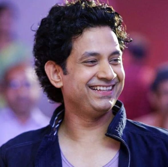 आज उमेश कामतचा वाढदिवस. उमेशची इमेज नेहमीच चाॅकलेट बाॅय म्हणून आहे. अनेक तरुणींच्या हृदयाची तो धडकन आहे. आज उमेश कामतचा वाढदिवस. उमेशची इमेज नेहमीच चाॅकलेट बाॅय म्हणून आहे. अनेक तरुणींच्या हृदयाची तो धडकन आहे.