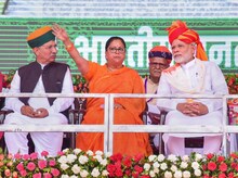Rajasthan Assembly Election Result 2018: मुख्यमंत्री वसुंधरा राजे आघाडीवर की बसला धक्का?
