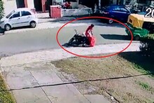 कुरिअर बॉयची बॅग रिक्षाचालकाने पळवली, चोरी CCTVत कैद