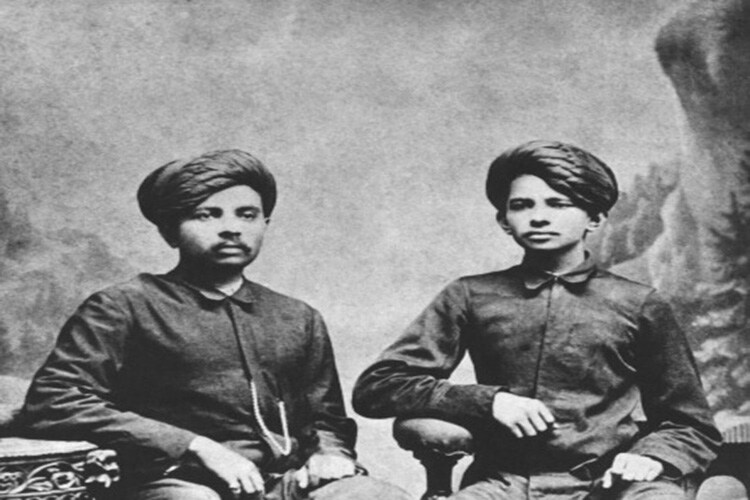 जगातील काही माणसे वाईट असतात म्हणून माणुसकीचा महासागर दूषित होत नाही. काही वाईट व्यक्तिंमुळे माणुसकीवरचा विश्वास गमावू नका. जगातील काही माणसे वाईट असतात म्हणून माणुसकीचा महासागर दूषित होत नाही. काही वाईट व्यक्तिंमुळे माणुसकीवरचा विश्वास गमावू नका.