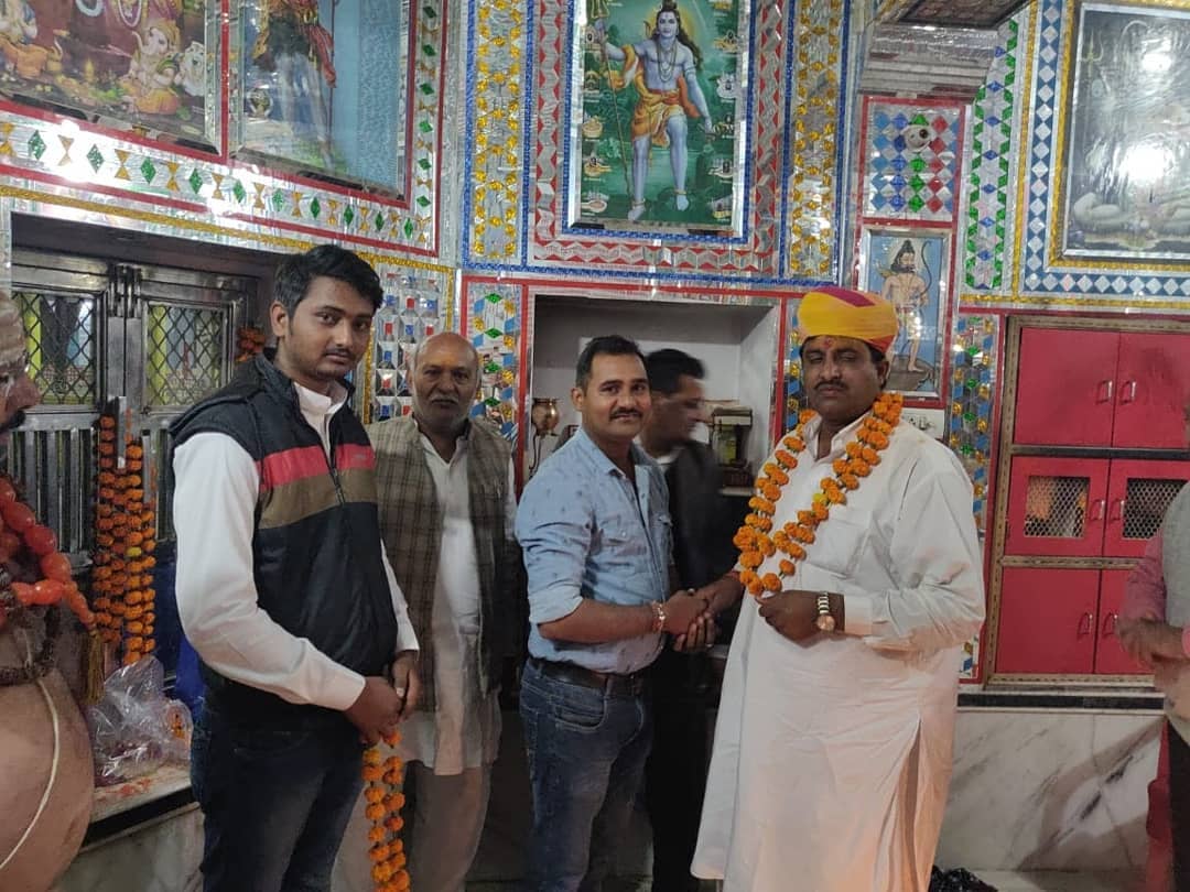 राजस्थानचे कॅबिनेट मंत्री असलेल्या सालेह मोहम्मद यांचे वडील गाजी फकीर सिंधी मुसलमानांचे धर्मगुरू होते. राजस्थानचे कॅबिनेट मंत्री असलेल्या सालेह मोहम्मद यांचे वडील गाजी फकीर सिंधी मुसलमानांचे धर्मगुरू होते.