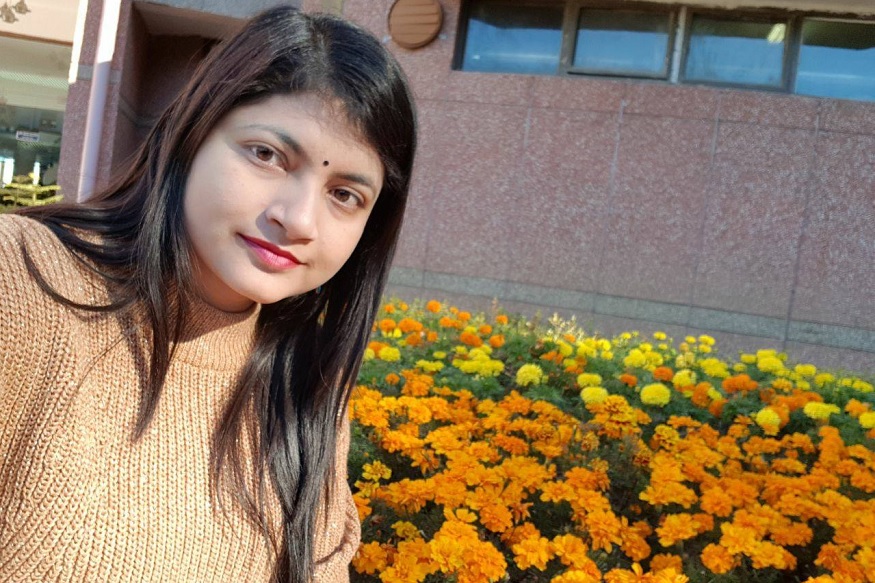 सोशल मीडियावर सतत चर्चेत असणाऱ्या बी. चंद्रकला या IAS ऑफिसरच्या घरावर सीबीआयने छापा टाकला आहे. (सर्व फोटो सौजन्य: फेसबुक)