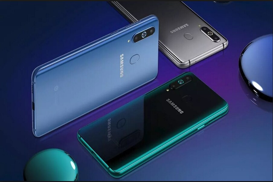 Samsung Galaxy M series: साऊथ कोरीयाची सॅमसंग कंपनी या महिन्यात GalaxyM सीरिजला लाँच करणार आहे. या सीरिजचे Galaxy M10, Galaxy M20 आणि Galaxy M30 तीन दमदार स्मार्टफोन लाँच करणार आहे. मिळालेल्या माहितीनुसार Galaxy M20 फोन वॉटरड्रॉप आणि 6.3 इंचचा डिसप्ले असेल. फोनचा फ्रंट कॅमेरा 8 मेगापिक्सल असेल. 32GB, 35GB इंटरनल स्टोअरेज आणि 3GB रॅमचा हा स्मार्टफोन असणार आहे. 