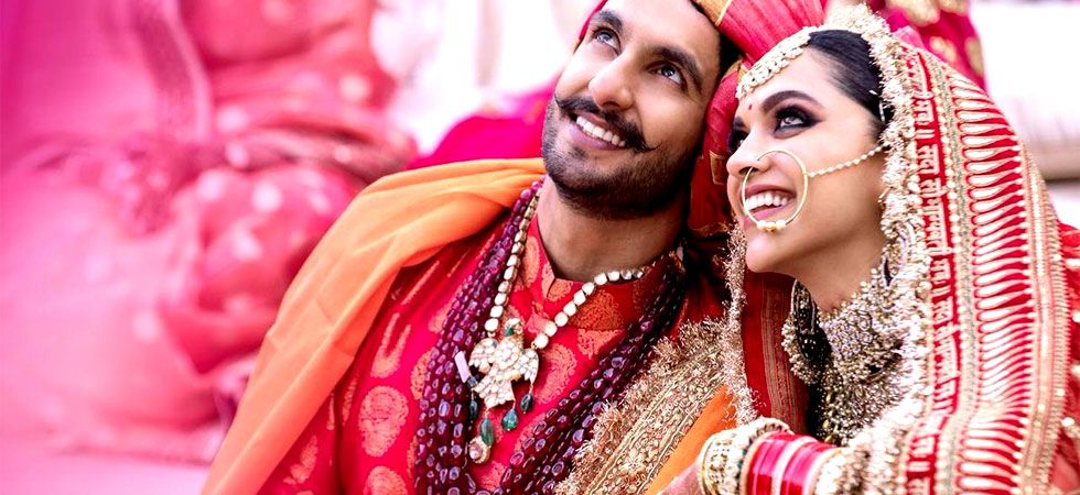 सुरुवातीला रिलेशनशिपमध्ये बरेच टक्केटोणपे खाल्यामुळे दीपिकानं रणवीरला सांगितलं की आपण ओपन रिलेशनशिपमध्ये राहू. मी काही तुला कमिटमेंट देत नाही. सुरुवातीला रिलेशनशिपमध्ये बरेच टक्केटोणपे खाल्यामुळे दीपिकानं रणवीरला सांगितलं की आपण ओपन रिलेशनशिपमध्ये राहू. मी काही तुला कमिटमेंट देत नाही.