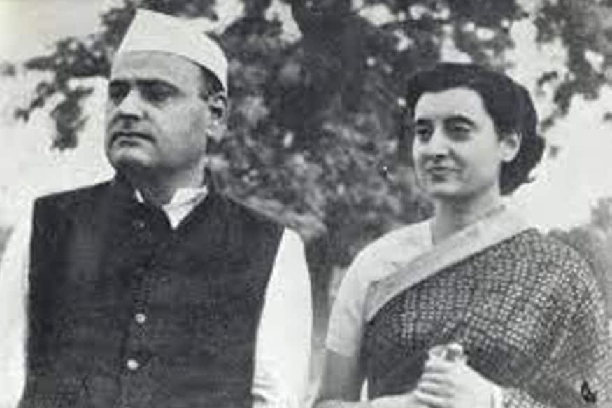 इंदिराजींचे पती फिरोज गांधीही राजकारणात सक्रिय होते. रायबरेलीमधून लोकसभेची निवडणूक लढवून ते खासदार झाले होते. राजकारणातली त्यांची भूमिका आणि इतर काही गोष्टींमुळे त्यांचं आणि इंदिराजींच फारसं पटलं नाही. इंदिराजींचे पती फिरोज गांधीही राजकारणात सक्रिय होते. रायबरेलीमधून लोकसभेची निवडणूक लढवून ते खासदार झाले होते. राजकारणातली त्यांची भूमिका आणि इतर काही गोष्टींमुळे त्यांचं आणि इंदिराजींच फारसं पटलं नाही.
