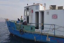 VIDEO : असं वाचवलं नर्मदेत बुडालेल्या बोटीतील 42 जणांना