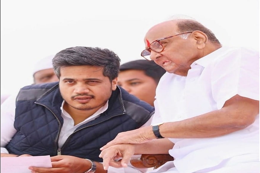 'फक्त माझ्या एका फोन वर लोकांची काम व्हावीत, अशा पातळीवर मला पोहचायचं आहे,' असं रोहित पवार म्हणाले. 'फक्त माझ्या एका फोन वर लोकांची काम व्हावीत, अशा पातळीवर मला पोहचायचं आहे,' असं रोहित पवार म्हणाले.