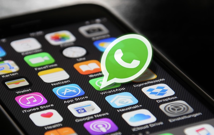 WhatsApp नेहमीच आपल्या युजरसाठी नवनवीन फिचर लाँच करत असतं. असंच काहीसं भन्नाट फिचर यावेळीही व्हॉट्सअॅपने आणलं आहे. व्हॉट्सअॅपवर आपल्याला विविध व्हिडीओच्या लिंक्स येत असतात. त्या लिंकवर क्लिक केल्यावर अनेकदा ती लिंक बफर होत असते. WhatsApp नेहमीच आपल्या युजरसाठी नवनवीन फिचर लाँच करत असतं. असंच काहीसं भन्नाट फिचर यावेळीही व्हॉट्सअॅपने आणलं आहे. व्हॉट्सअॅपवर आपल्याला विविध व्हिडीओच्या लिंक्स येत असतात. त्या लिंकवर क्लिक केल्यावर अनेकदा ती लिंक बफर होत असते.