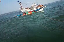 LIVE VIDEO : कारवारमध्ये समुद्रात बोट बुडाली, 8 जणांचा मृत्यू
