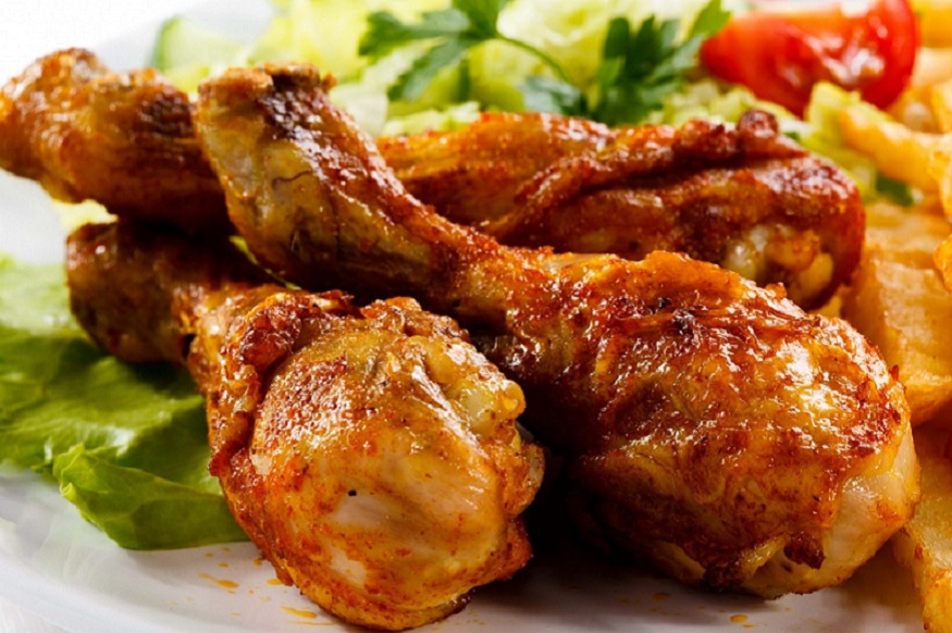 फ्राईड लेग चिकन पीस
दुर्गम भागात सैनिकांना चांगलं जेवण मिळणं कठीण असतं. त्यांच्यापर्यंत जेवण पोहचायला वेळ लागतो. अशावेळी डीएफआरएलने बनवलेले खाद्यपदार्थ बराच काळ टिकतात. फ्राइड लेग पीस हा पदार्थ खास यासाठीच तयार करण्यात आला आहे.  हा पाकीटातून काढल्यानंतर गरम करुन खाता येतो.