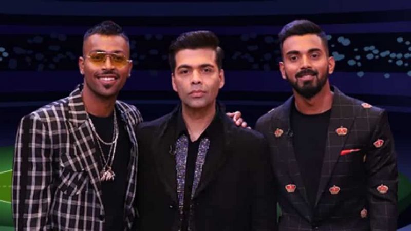 सचिनच्या चाहत्यांनी सोशल मीडियाच्या माध्यमातून हार्दिक पांड्यावर टीकेचा भडीमार केला. त्यावर आता हार्दिकने सगळ्यांची माफी मागितली आहे. सचिनच्या चाहत्यांनी सोशल मीडियाच्या माध्यमातून हार्दिक पांड्यावर टीकेचा भडीमार केला. त्यावर आता हार्दिकने सगळ्यांची माफी मागितली आहे.