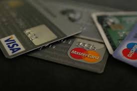 मग ATM पिनसारखी सिक्रेट इन्फॉर्मेशन विचारण्यासाठी बँकेच्या नावाने खोटा ई मेल पाठवला जातो किंवा फर्जी कॉल केला जातो. मग ATM पिनसारखी सिक्रेट इन्फॉर्मेशन विचारण्यासाठी बँकेच्या नावाने खोटा ई मेल पाठवला जातो किंवा फर्जी कॉल केला जातो.