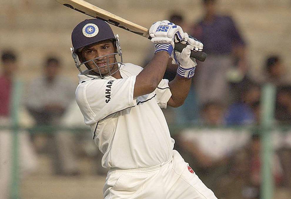मार्टिन यांच्या पत्नीने BCCI कडे उपचारांसाठी आर्थिक मदतीची मागणी केली आहे. आतापर्यंत त्यांच्या कुटुंबाने मार्टिन यांच्या उपचारांवर ५ लाख रुपये खर्च केले आहेत. बीसीसीआयनेही बेनेवॉलेन्ट योजनेअंतर्गत ५ लाख रुपये अजून दिले. मार्टिन यांच्या पत्नीने BCCI कडे उपचारांसाठी आर्थिक मदतीची मागणी केली आहे. आतापर्यंत त्यांच्या कुटुंबाने मार्टिन यांच्या उपचारांवर ५ लाख रुपये खर्च केले आहेत. बीसीसीआयनेही बेनेवॉलेन्ट योजनेअंतर्गत ५ लाख रुपये अजून दिले.