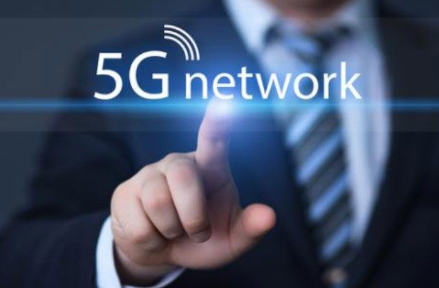 या 5G इंटरनेट सेवेसाठी भारत सरकारने गेल्या वर्षी सप्टेंबरमध्ये 'नॅशनल डिजिटल कम्युनिकेशन पॉलिसीला' मंजुरी दिली आहे. टेलिकॉम सेक्टरमध्ये 100 अरब डॉलरची गुंतवणूक या पॉलिसी अंतर्गत केली जाणार आहे. भारत सरकारने 2022पर्यंत प्रत्येक ग्रामपंचायतीला 10 Gbps इंटरनेट स्पीड देण्याचं आश्वासन या पॉलिसीवर अवलंबून दिलं आहे. या 5G इंटरनेट सेवेसाठी भारत सरकारने गेल्या वर्षी सप्टेंबरमध्ये 'नॅशनल डिजिटल कम्युनिकेशन पॉलिसीला' मंजुरी दिली आहे. टेलिकॉम सेक्टरमध्ये 100 अरब डॉलरची गुंतवणूक या पॉलिसी अंतर्गत केली जाणार आहे. भारत सरकारने 2022पर्यंत प्रत्येक ग्रामपंचायतीला 10 Gbps इंटरनेट स्पीड देण्याचं आश्वासन या पॉलिसीवर अवलंबून दिलं आहे.
