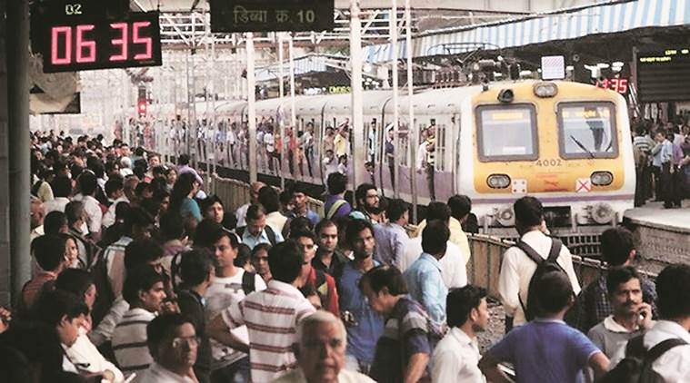 2019-20 च्या बजेटमध्ये सरकार रेल्वे प्रवाशांवर आणि कर्मचाऱ्यांवर विशेष भर देणार असल्याची शक्यता आहे. त्यामुळे यंदाच्या बजेटमध्ये प्रवाशांना आणि रेल्वे कर्मचाऱ्यांना दिलासा मिळणार आहे. 2019-20 च्या बजेटमध्ये सरकार रेल्वे प्रवाशांवर आणि कर्मचाऱ्यांवर विशेष भर देणार असल्याची शक्यता आहे. त्यामुळे यंदाच्या बजेटमध्ये प्रवाशांना आणि रेल्वे कर्मचाऱ्यांना दिलासा मिळणार आहे.