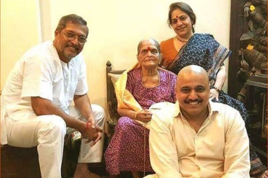 यावेळी नाना पाटेकर यांच्यासोबत त्यांचे काही जवळचे नातेवाईक उपस्थित होते. आईच्या निधनावेळी नाना घरात नव्हते. यावेळी नाना पाटेकर यांच्यासोबत त्यांचे काही जवळचे नातेवाईक उपस्थित होते. आईच्या निधनावेळी नाना घरात नव्हते.