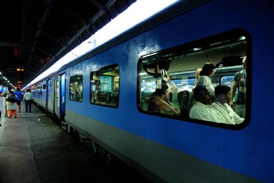तुम्ही जर रेल्वेनं प्रवास करत असाल तर ट्रेनचं तिकीट बुक करण्यासाठी IRCTC अॅपचं वापर करा. कारण IRCTC च्या अॅपवर चांगल्या ऑफर्स मिळत आहेत. आता एका युजरला 12 तिकीटं बुक करता येणार आहेत. तुम्ही जर रेल्वेनं प्रवास करत असाल तर ट्रेनचं तिकीट बुक करण्यासाठी IRCTC अॅपचं वापर करा. कारण IRCTC च्या अॅपवर चांगल्या ऑफर्स मिळत आहेत. आता एका युजरला 12 तिकीटं बुक करता येणार आहेत.
