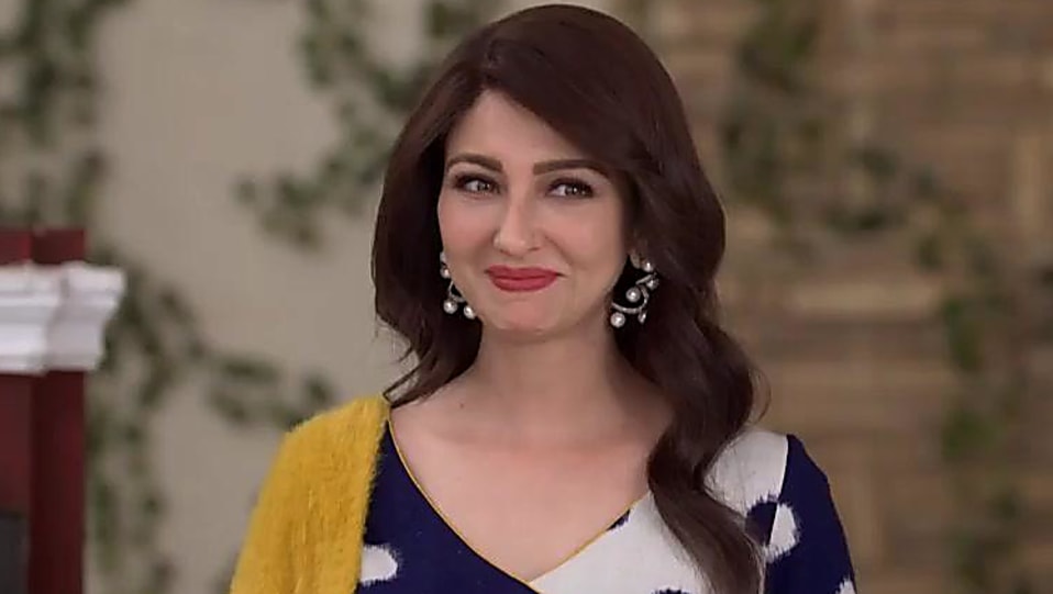 सोम्या टंडनने याआधी अॅण्ड टिव्हीच्या 'भाभीजी घर पे है...' या मालिकेत काम केलं होतं. खरतर याच मालिकेमुळे सोम्या घराघरात पोहचली होती पण गरोदर असल्यामुळे तिला ही मालिका सोडावी लागली होती. सोम्या टंडनने याआधी अॅण्ड टिव्हीच्या 'भाभीजी घर पे है...' या मालिकेत काम केलं होतं. खरतर याच मालिकेमुळे सोम्या घराघरात पोहचली होती पण गरोदर असल्यामुळे तिला ही मालिका सोडावी लागली होती.