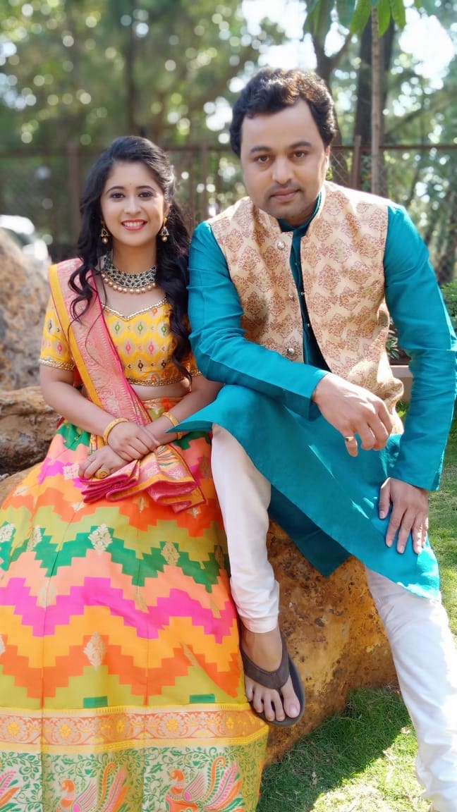 मालिकेतला हा जोडा कसा उठून दिसेल, यासाठी त्यांची वेशभूषा, दागिने, लुक, सगळ्याची जय्यत तयारी केली आहे. मालिकेतला हा जोडा कसा उठून दिसेल, यासाठी त्यांची वेशभूषा, दागिने, लुक, सगळ्याची जय्यत तयारी केली आहे.