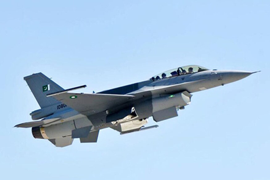 भारतीय वायुसेनेने नौशेरा सेक्टरमध्ये पाकिस्तानचे फायटर जेट F16 पाडलं आहे. विमानातील सैनिक पॅराशूटमधून उतरताना दिसले. मात्र ते नक्की कोणत्या दिशेला गेले हे अजून कळू शकलं नाही. पाहा F 16 कसं आहे ते. भारतीय वायुसेनेने नौशेरा सेक्टरमध्ये पाकिस्तानचे फायटर जेट F16 पाडलं आहे. विमानातील सैनिक पॅराशूटमधून उतरताना दिसले. मात्र ते नक्की कोणत्या दिशेला गेले हे अजून कळू शकलं नाही. पाहा F 16 कसं आहे ते.