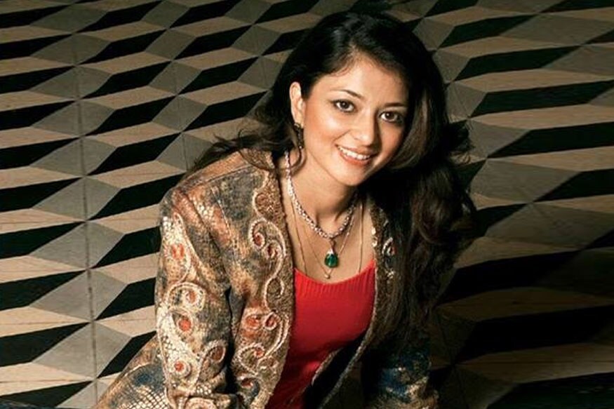 मध्य प्रदेशीतील गुना मतदार संघातून काँग्रसचे नेते ज्योतिरादित्य शिंदे यांची पत्नी प्रियदर्शनी यांनी निवडणूक लढवावी अशी मागणी केली जात आहे. मध्य प्रदेशीतील गुना मतदार संघातून काँग्रसचे नेते ज्योतिरादित्य शिंदे यांची पत्नी प्रियदर्शनी यांनी निवडणूक लढवावी अशी मागणी केली जात आहे.