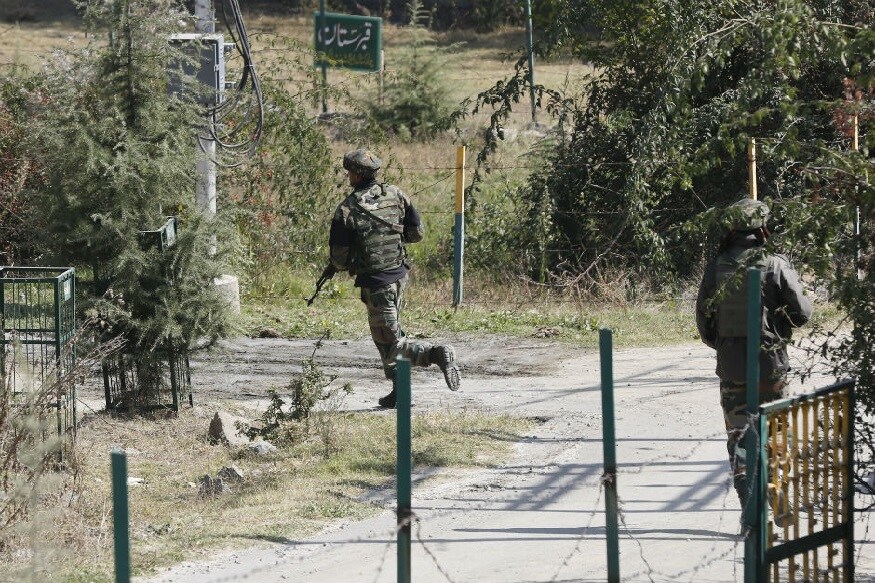 काश्मीर खोऱ्यामध्ये कारवाया करण्यासाठी पाकिस्तानकडून पर्याय म्हणून जैश-ए-मोहम्मद संघटनेचा वापर करण्यात येत होता. पाकिस्तानातूनही काश्मीर खोऱ्यामध्ये घातपात करण्यासाठी जैश-ए-मोहम्मदला मदत केली जात होती. काश्मीर खोऱ्यामध्ये कारवाया करण्यासाठी पाकिस्तानकडून पर्याय म्हणून जैश-ए-मोहम्मद संघटनेचा वापर करण्यात येत होता. पाकिस्तानातूनही काश्मीर खोऱ्यामध्ये घातपात करण्यासाठी जैश-ए-मोहम्मदला मदत केली जात होती.