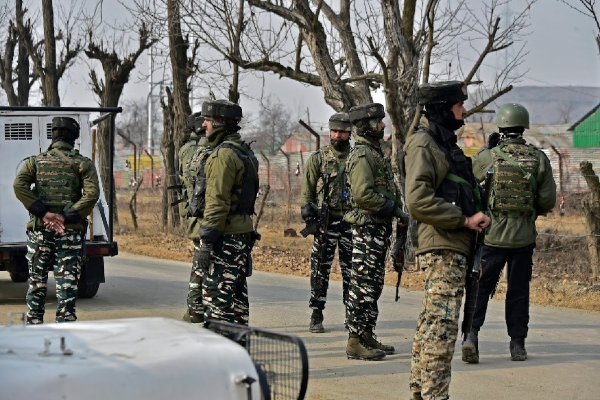 भारतीय हवाई दलाने मंगळवारी पहाटे पाकव्याप्त काश्मीरमधील बालाकोट इथल्या दहशतवाद्यांच्या तळांवर मिराज 2000 या लढाऊ विमानांनी बॉम्ब हल्ला केला. यात दहशतवाद्यांचे प्रशिक्षण तळ उद्ध्वस्त झाले. भारतीय हवाई दलाने मंगळवारी पहाटे पाकव्याप्त काश्मीरमधील बालाकोट इथल्या दहशतवाद्यांच्या तळांवर मिराज 2000 या लढाऊ विमानांनी बॉम्ब हल्ला केला. यात दहशतवाद्यांचे प्रशिक्षण तळ उद्ध्वस्त झाले.